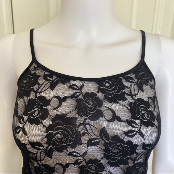 Divided black lace tank top size 8 - Picture 4 of 9